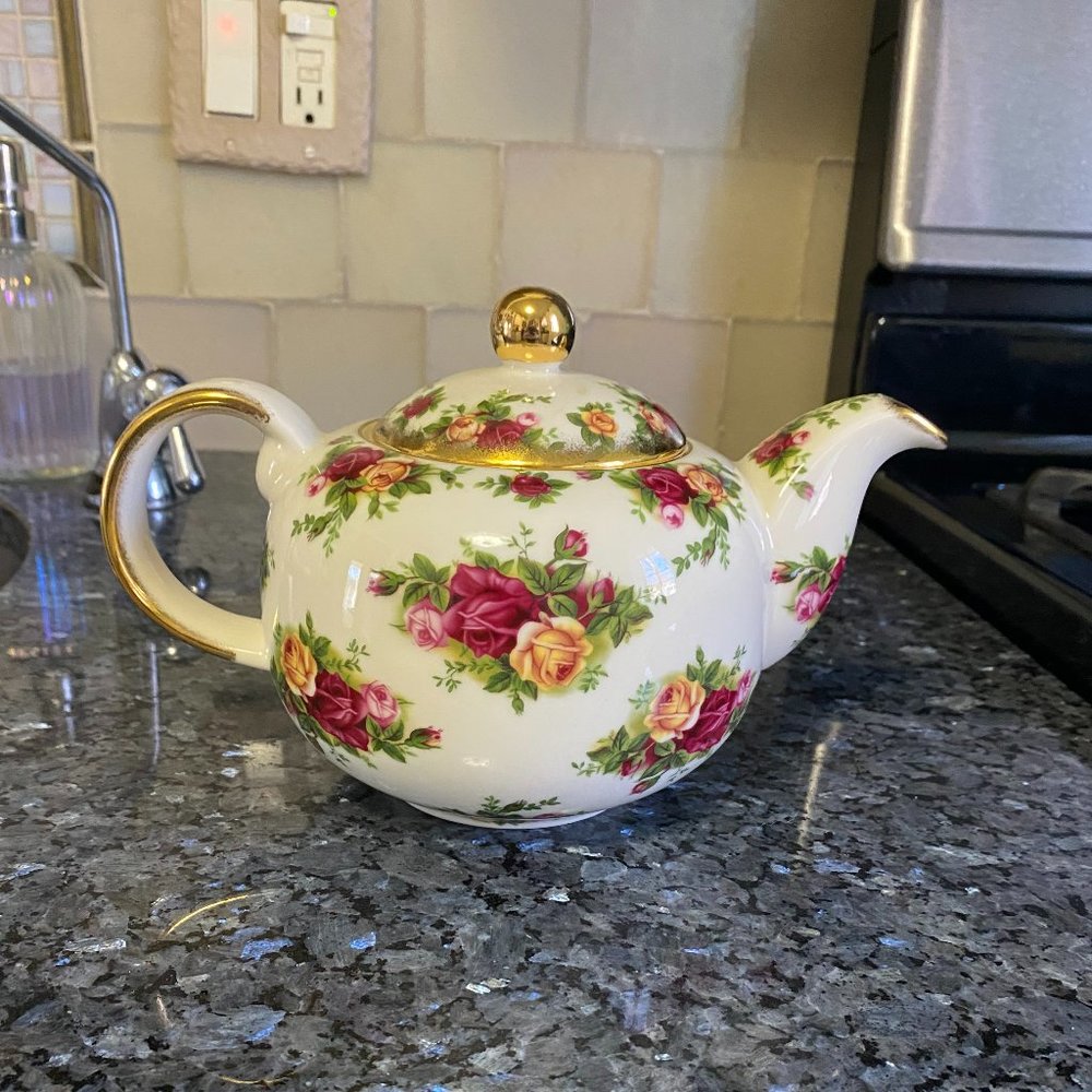 Vintage Royal Albert Old Country Roses Teapot & Lid